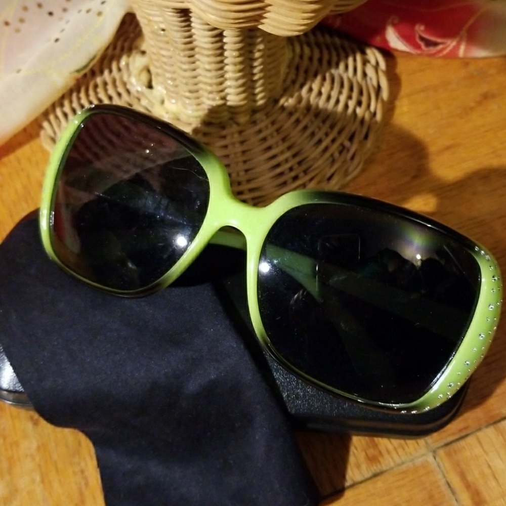 Square Shape Green & Black Sunglasses